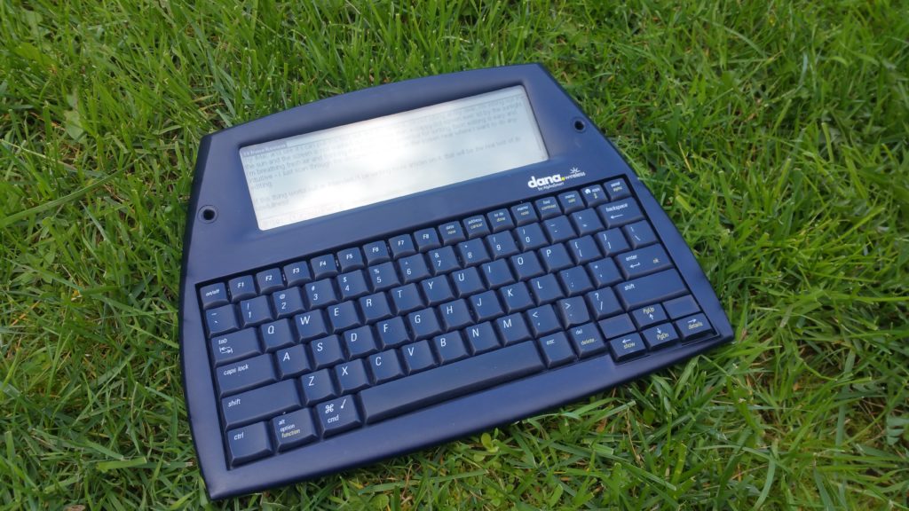 Alphasmart Dana for distraction free writing anywhere | Tech Envy